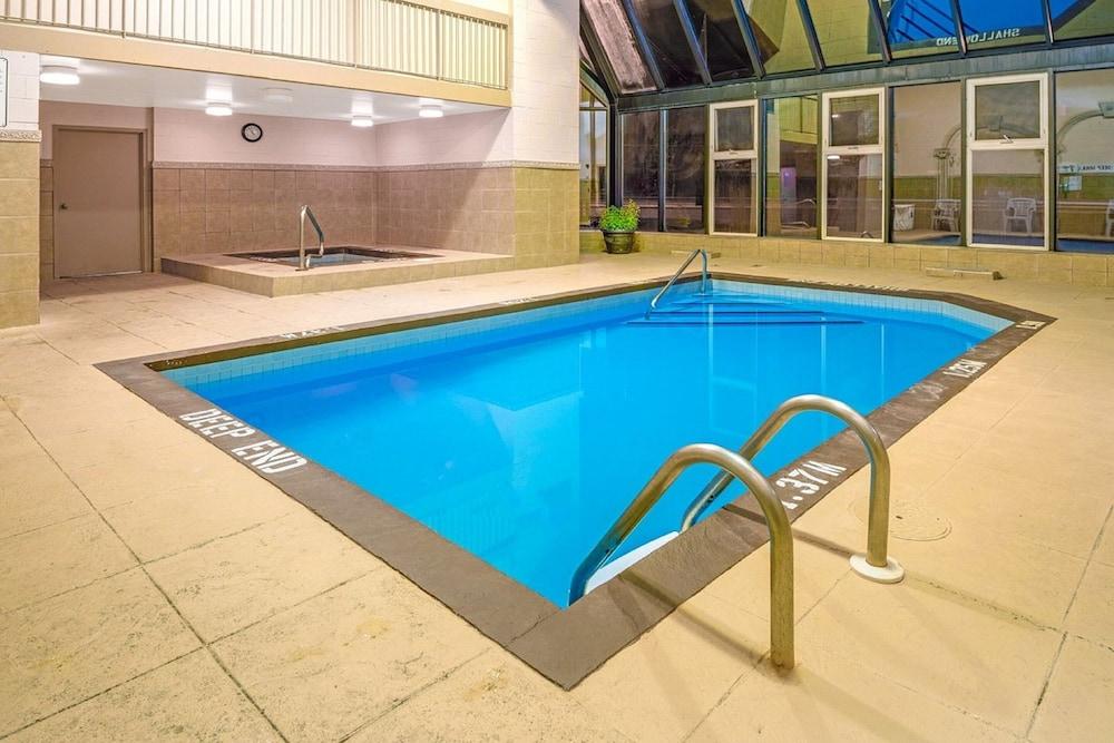 Hotel Super 8 By Wyndham Toronto East On Esterno foto