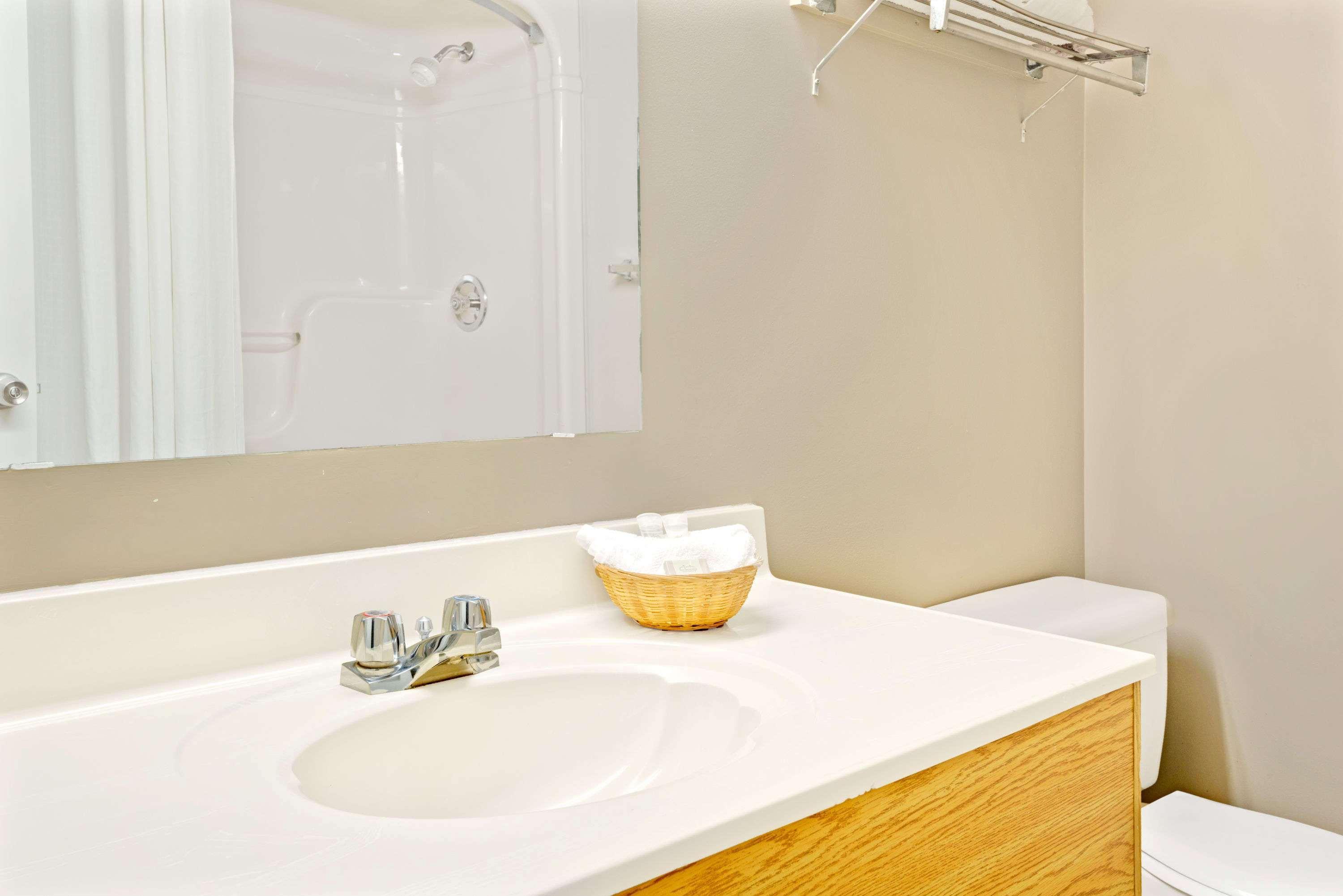 Hotel Super 8 By Wyndham Toronto East On Esterno foto
