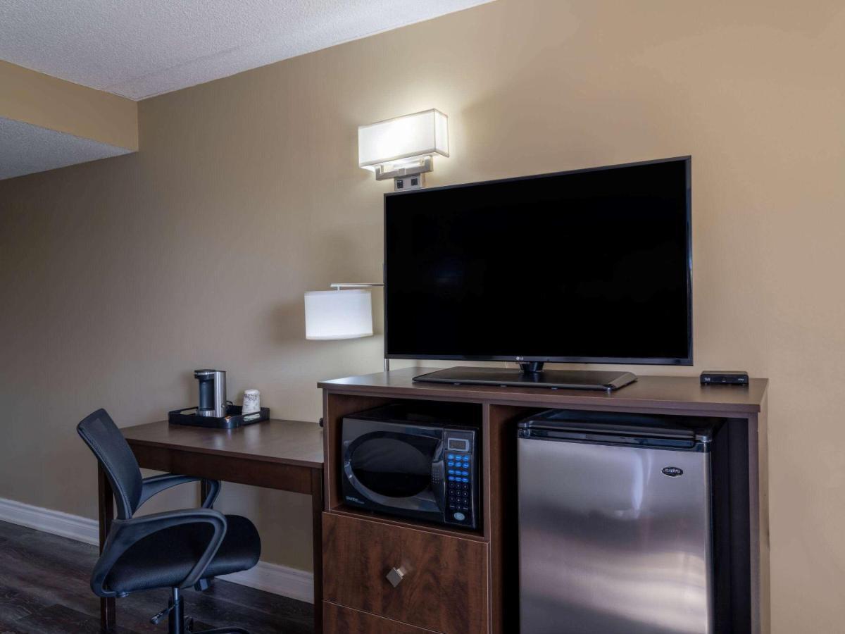 Hotel Super 8 By Wyndham Toronto East On Esterno foto