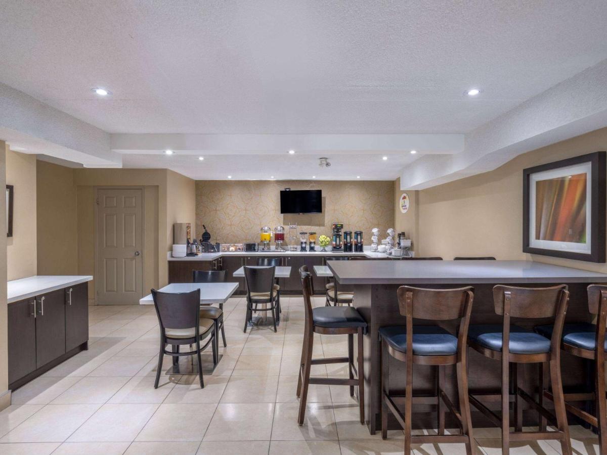 Hotel Super 8 By Wyndham Toronto East On Esterno foto