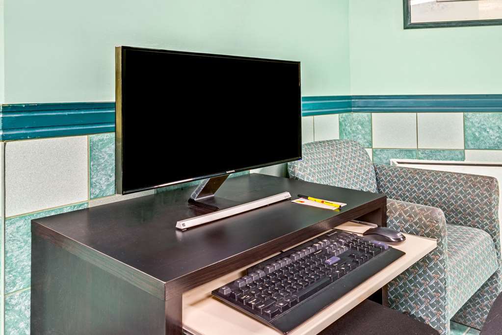 Hotel Super 8 By Wyndham Toronto East On Servizi foto